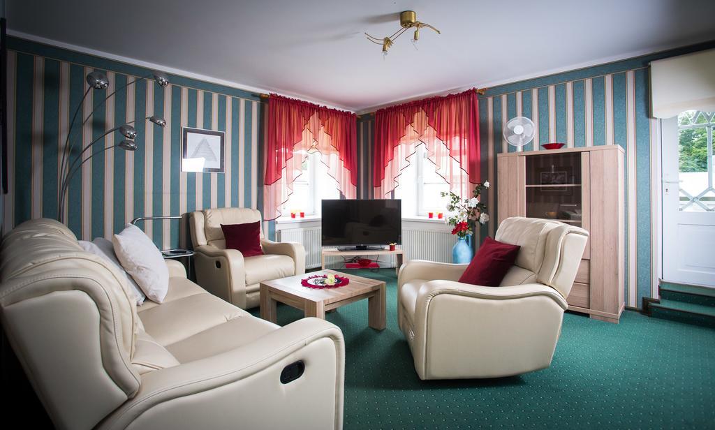 Katariina Guesthouse Rakvere Bagian luar foto