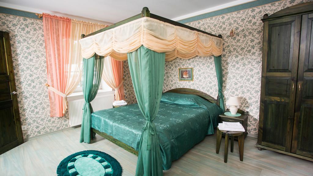 Katariina Guesthouse Rakvere Bagian luar foto